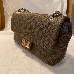 KARL LAGERFELD MONOGRAM SHOULDER BAG WITH CHAIN STRAP